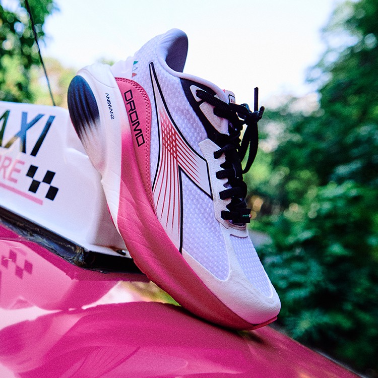 DIADORA