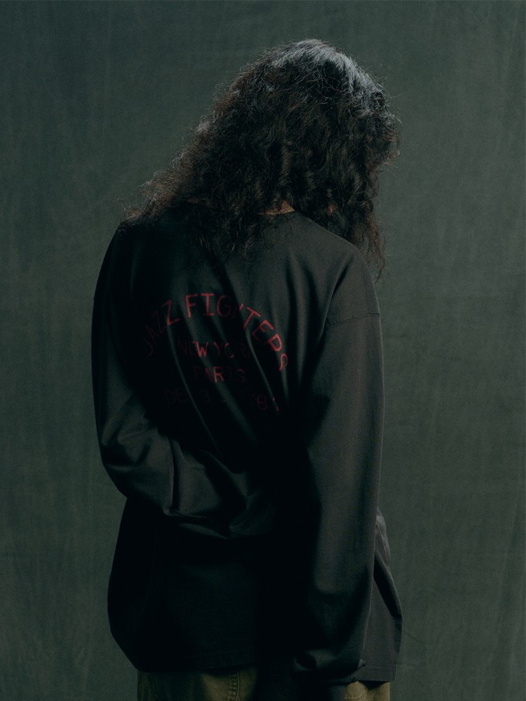 시간의 겹을 쌓아 완성하는