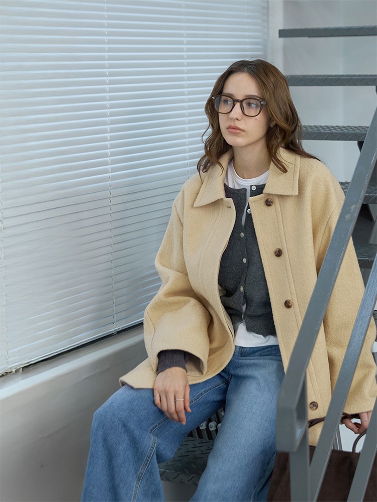 우아함을 더해주는 클래식한 아이템