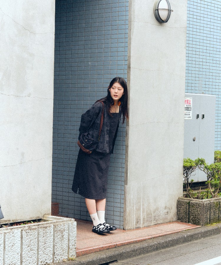 거리를 채우는 
유쾌한 발걸음