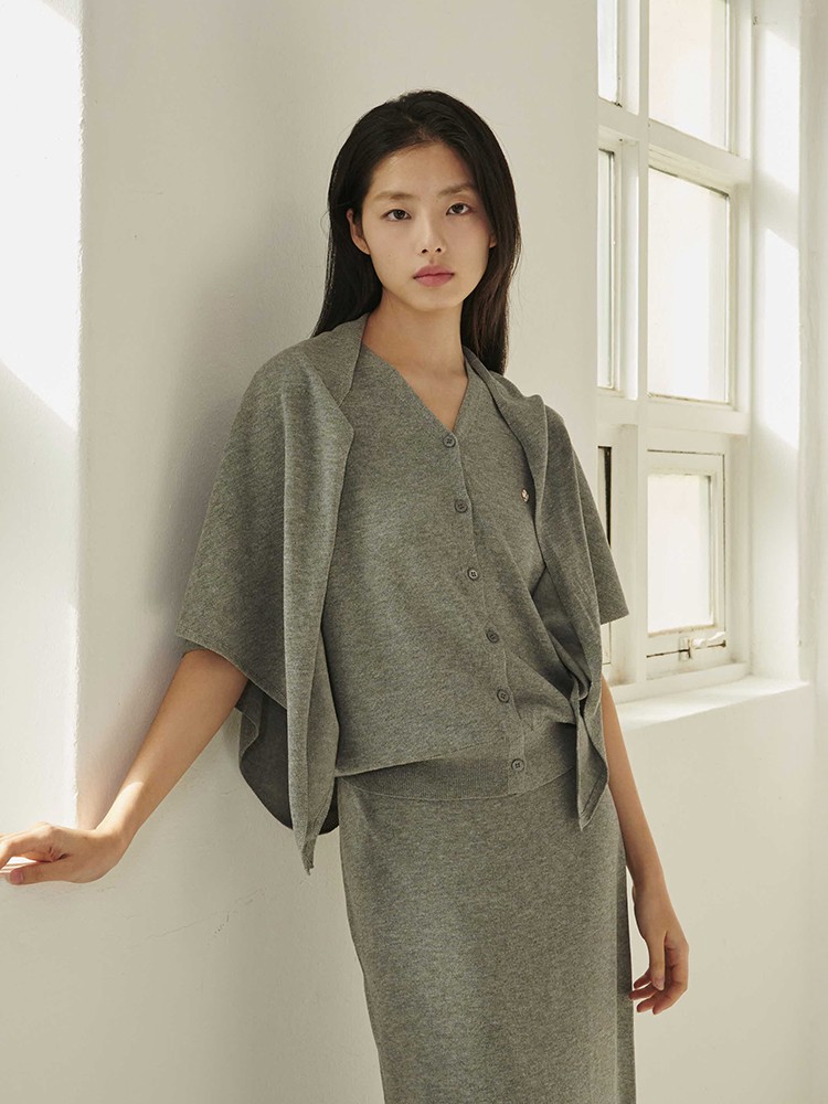 오늘을 완성하는 차분한 스타일