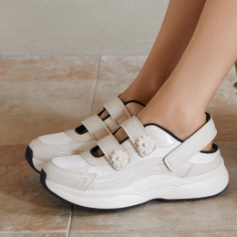 https://www.kolonmall.com/Brands/SUECOMMABONNIE/List/133020162896?sort=best-desc