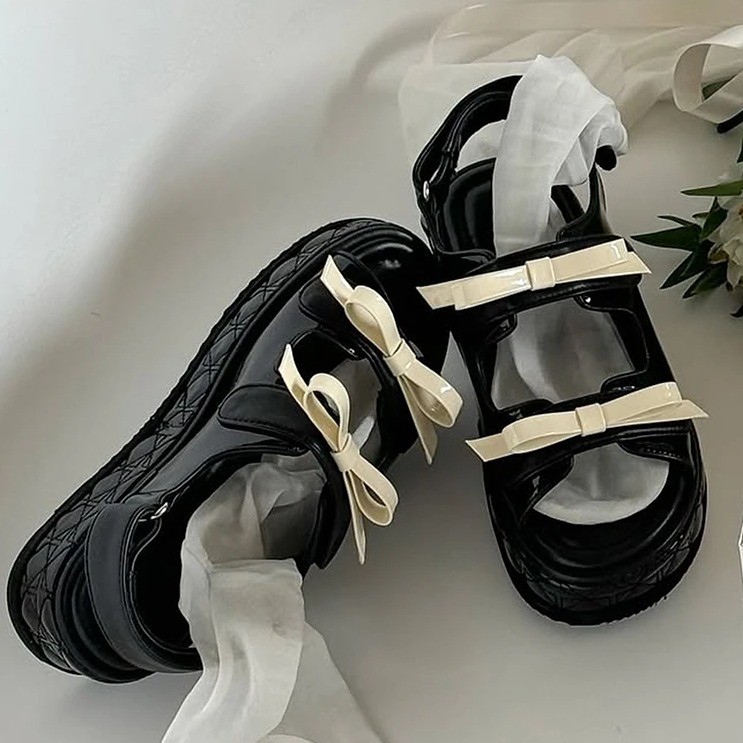 /Search?keyword=샌들&inStock=TRUE