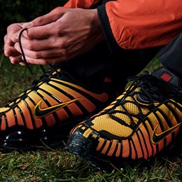 NIKE